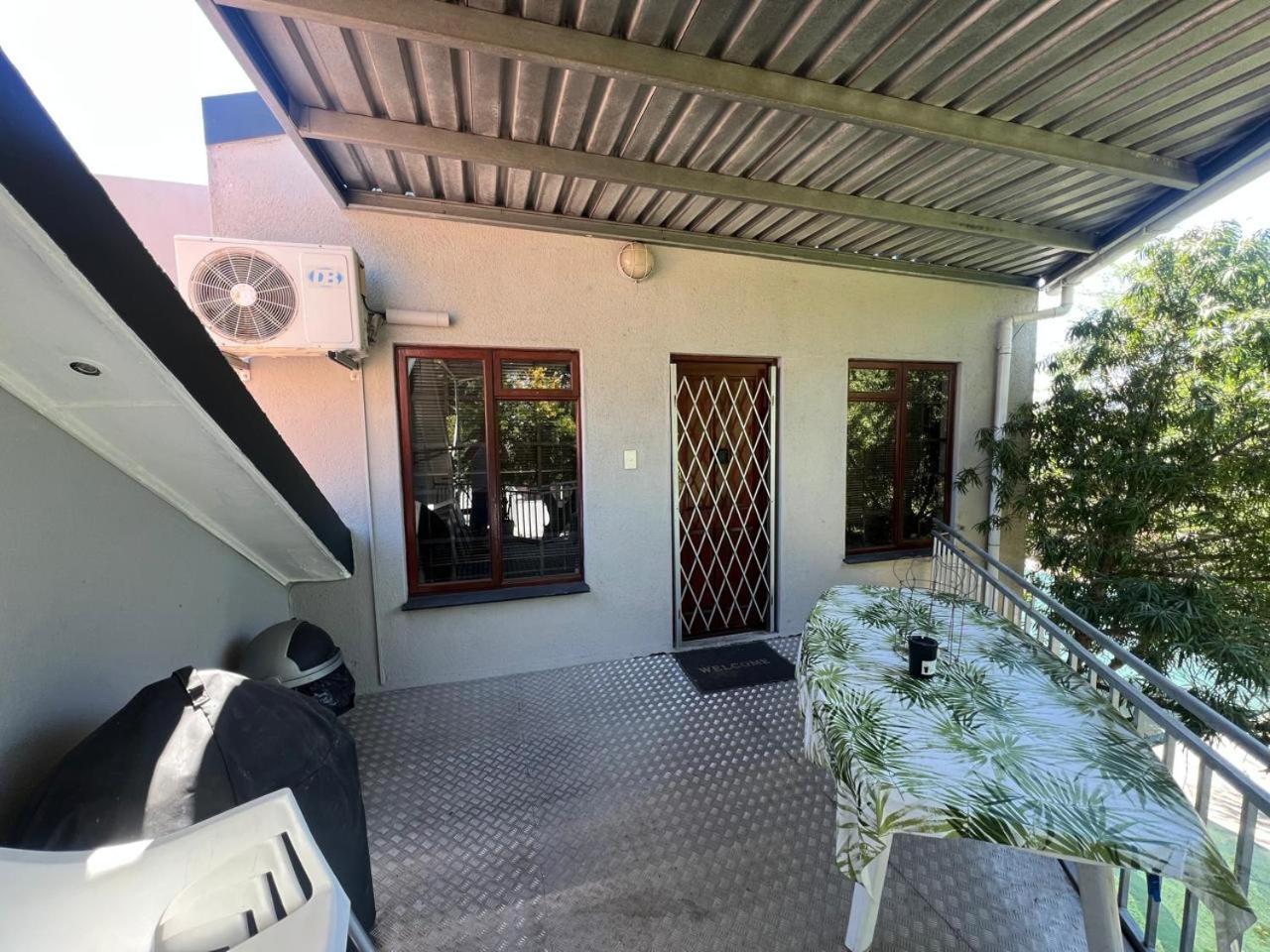 3 On Nebraska Accommodation Bellville Exterior photo